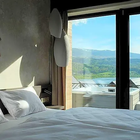 W Hill Karkonosze & Hotell